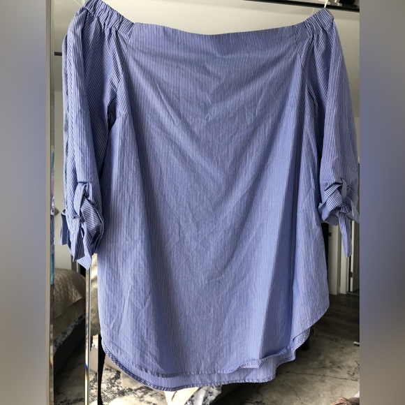 Babaton Tops - Babaton off the shoulder blouse